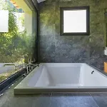 Architect's With Infinity Swimming Pool Saint-Gely-du-Fesc