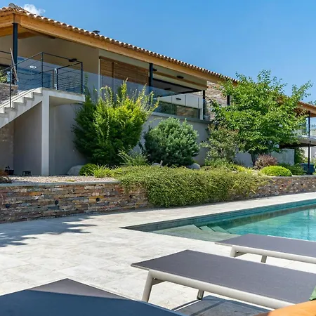 Architect's With Infinity Swimming Pool Feriehus