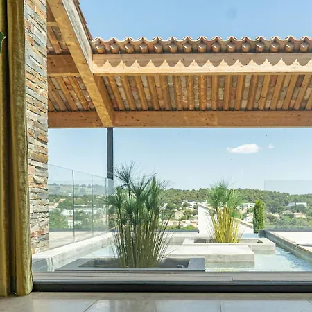 Holiday home Architect's With Infinity Swimming Pool *
