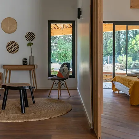 Architect's With Infinity Swimming Pool Hébergement de vacances *