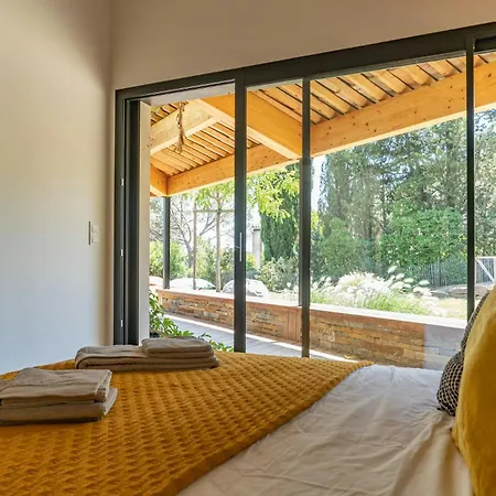 Architect's With Infinity Swimming Pool Feriehus