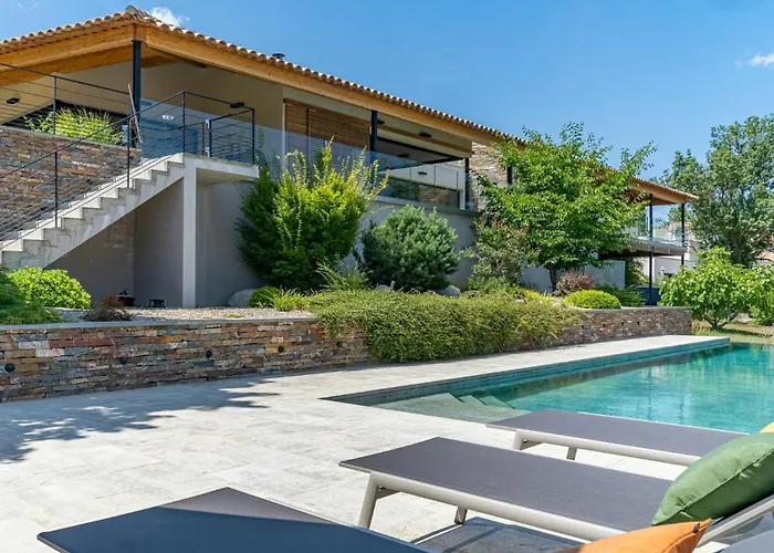 Architect's With Infinity Swimming Pool Feriehus