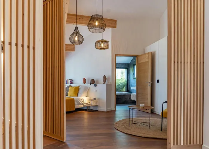 Architect's With Infinity Swimming Pool *