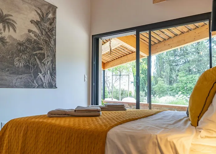 Architect's With Infinity Swimming Pool Feriehus