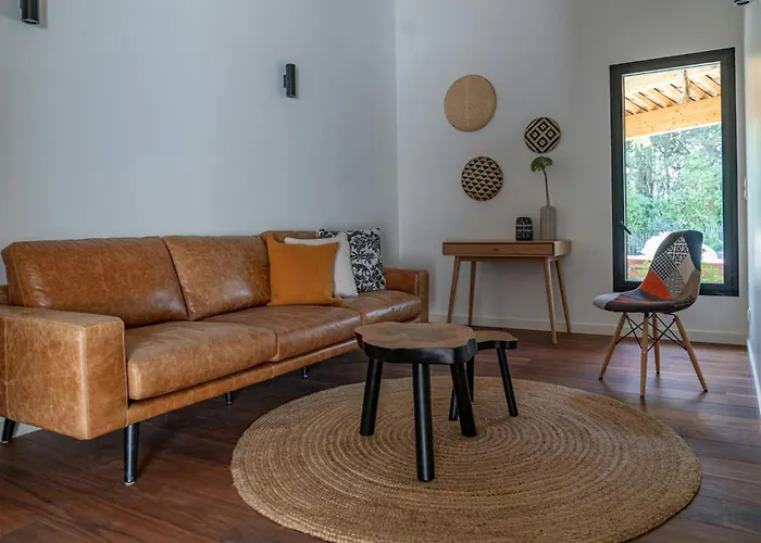 Feriehus Architect's With Infinity Swimming Pool