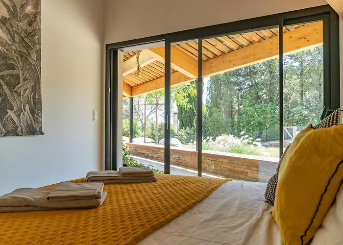 Architect's With Infinity Swimming Pool Feriehus